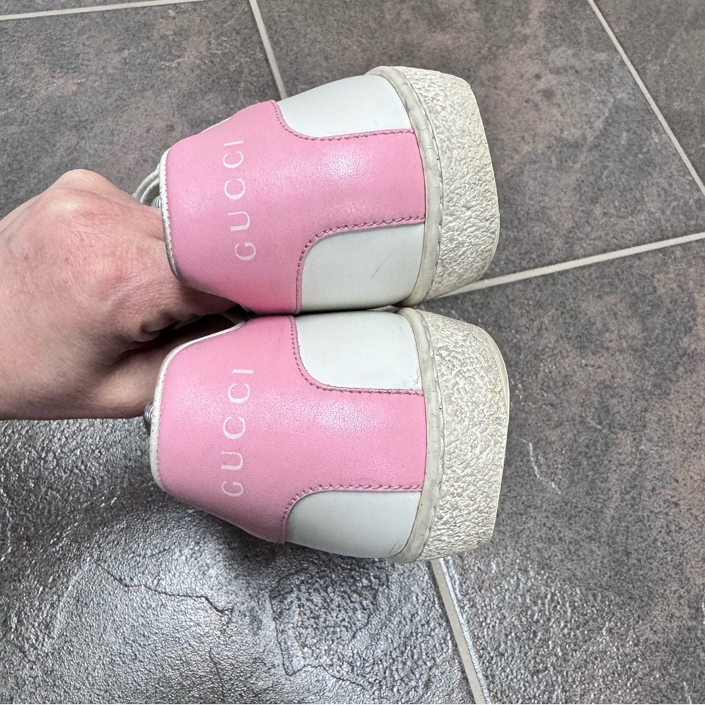 Gucci White Leather Sneakers with Pink Heel Tab - Picture 6 of 16